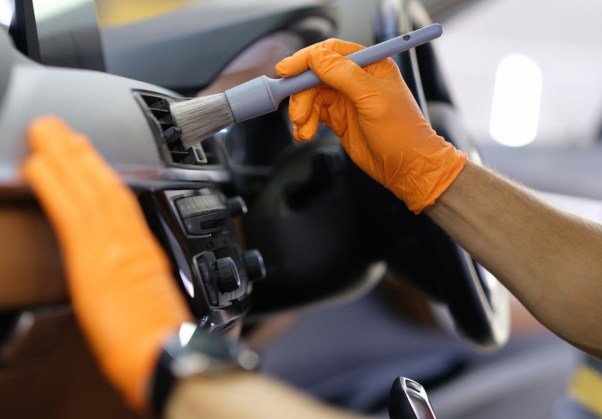 cleaning-car-ac-evaporator